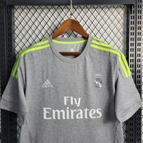 Camisa Retrô Real Madrid 2015 | Nike Masculina - Cinza 
Desconto de LANÇAMENTO