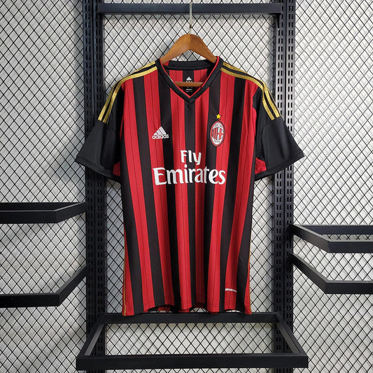 Camisa Milan Retrô 13/2014 | Adidas Masculina - Vermelha 
Desconto de LANÇAMENTO