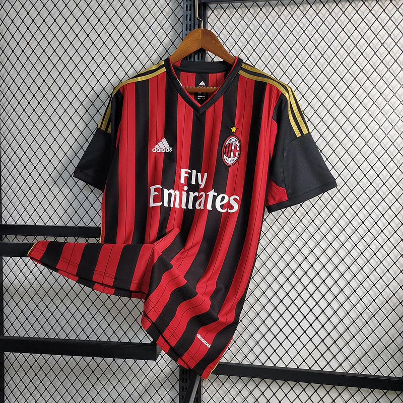 Camisa Milan Retrô 13/2014 | Adidas Masculina - Vermelha 
Desconto de LANÇAMENTO