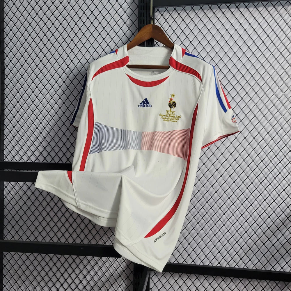 Camisa França Retrô 2006 Adidas Masculina - Branca 
Desconto de LANÇAMENTO